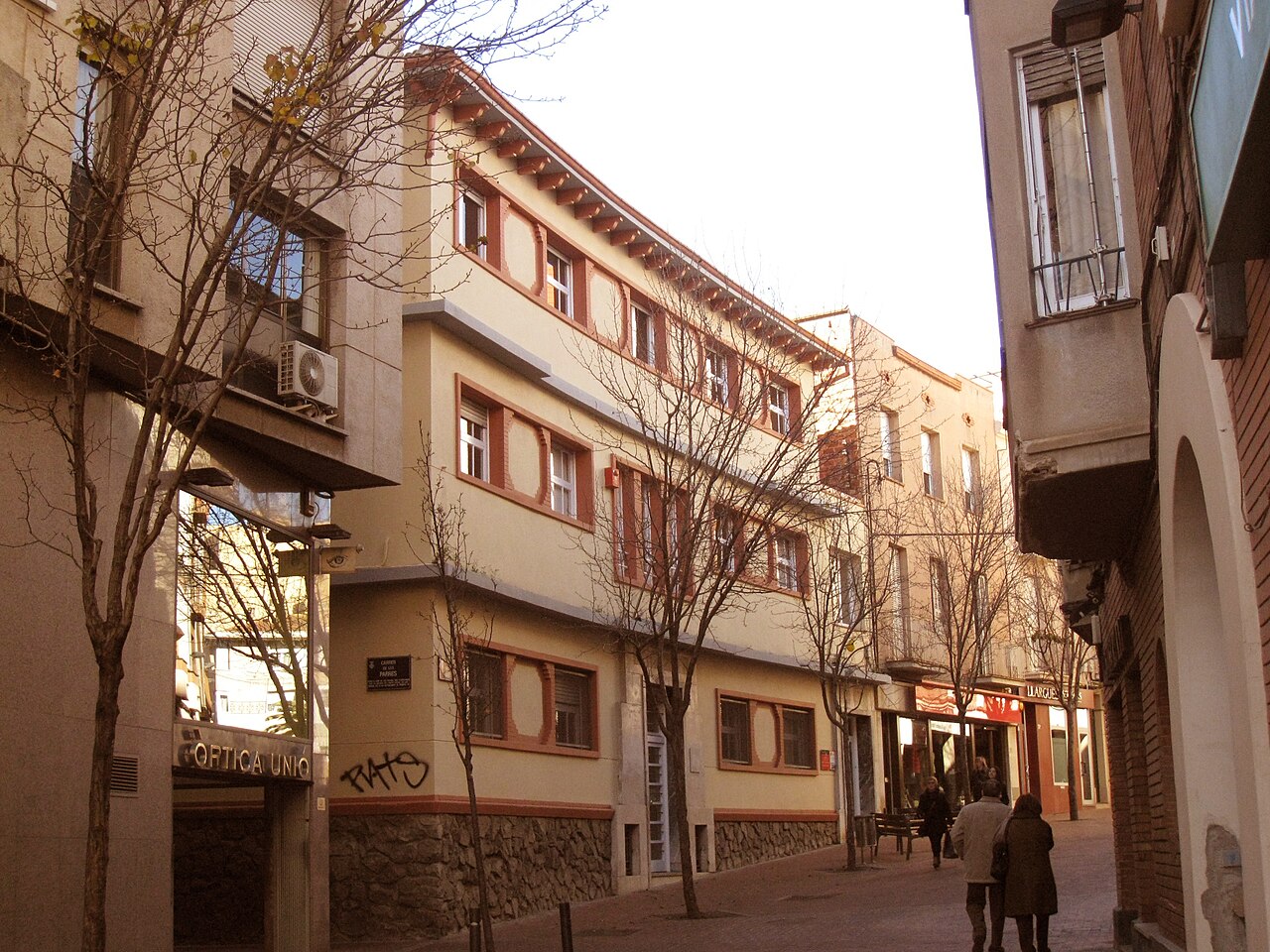Edificio de los antiguos juzgados de Terrassa, conocido como la Gota de Llet, en el carrer de la Unió